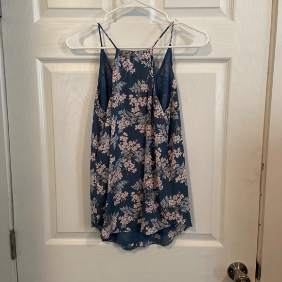 Women’s floral sleeveless shell - Picture 3 of 3